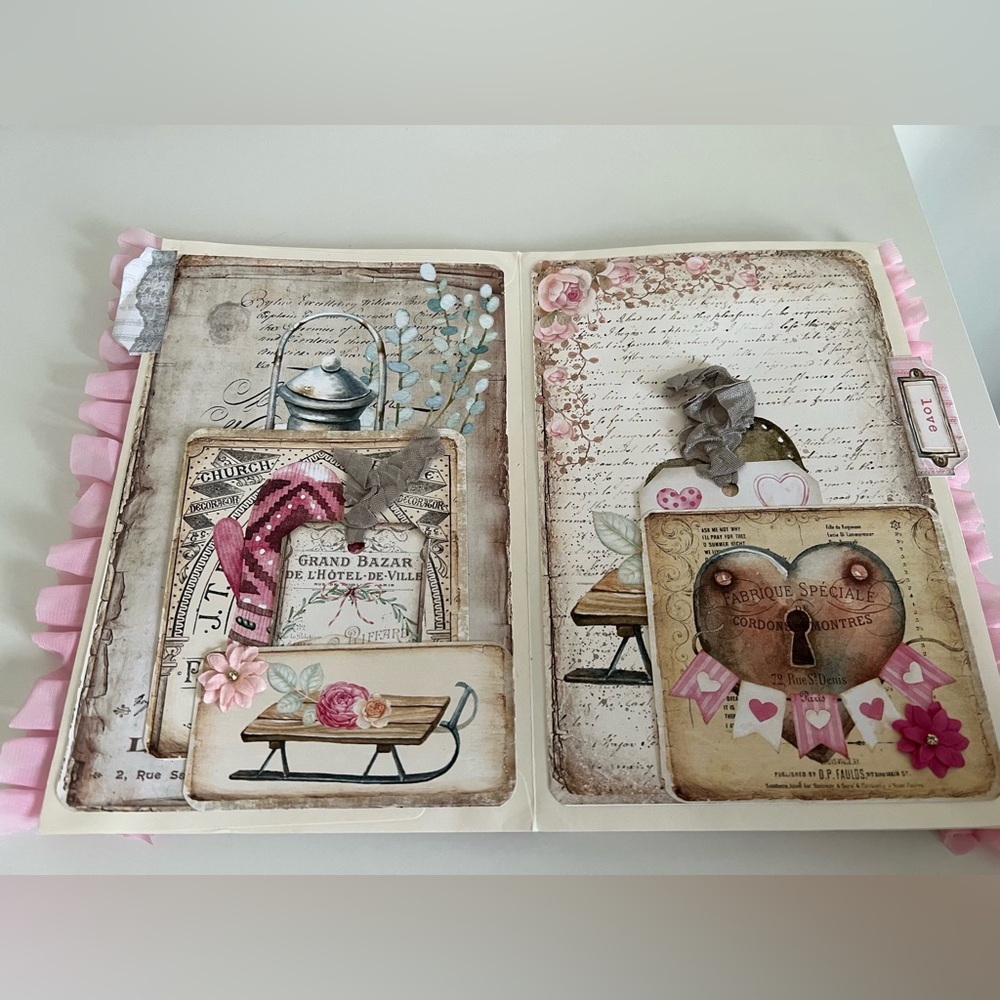 Hearts and Key Journal - Picture 9 of 12